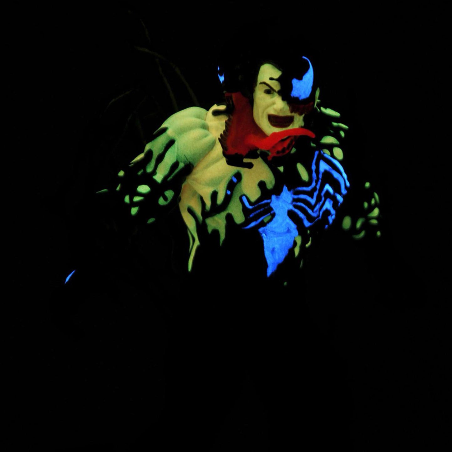 Venom Marvel Gallery Glow in the Dark Gallery Statue NYCC 2020