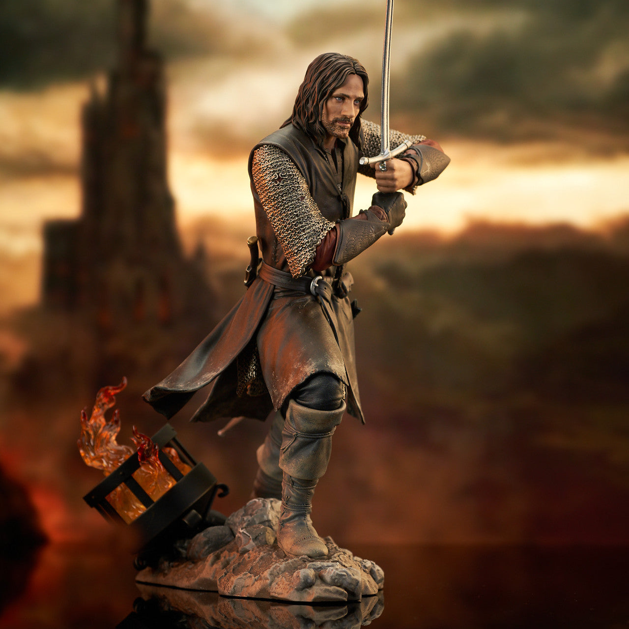 Lord of the Rings Aragorn Diamond Select Gallery Statue