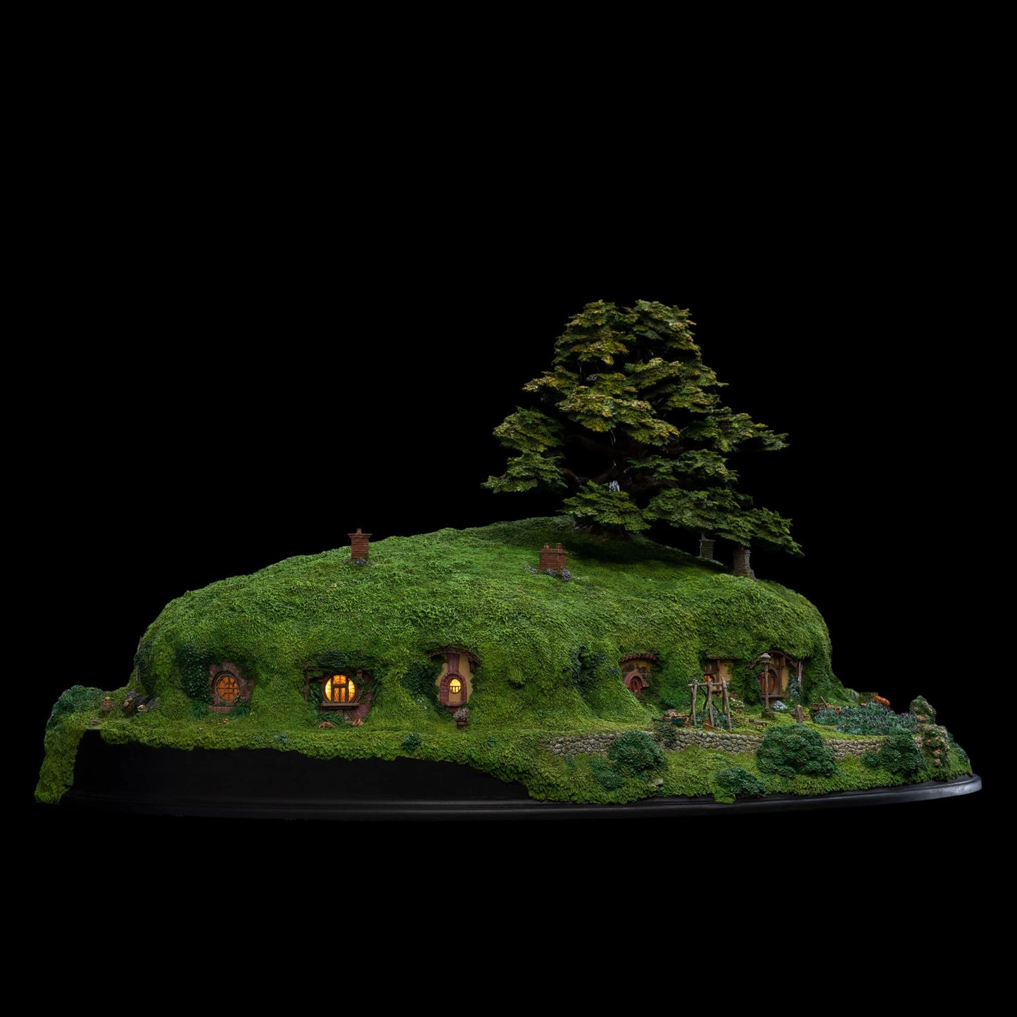 *Pre-Order* Bag End Hobbit Hole "On the Hill" (Lord of the Rings ) Anniversary Edition 22" Environment Statue by Weta Workshop