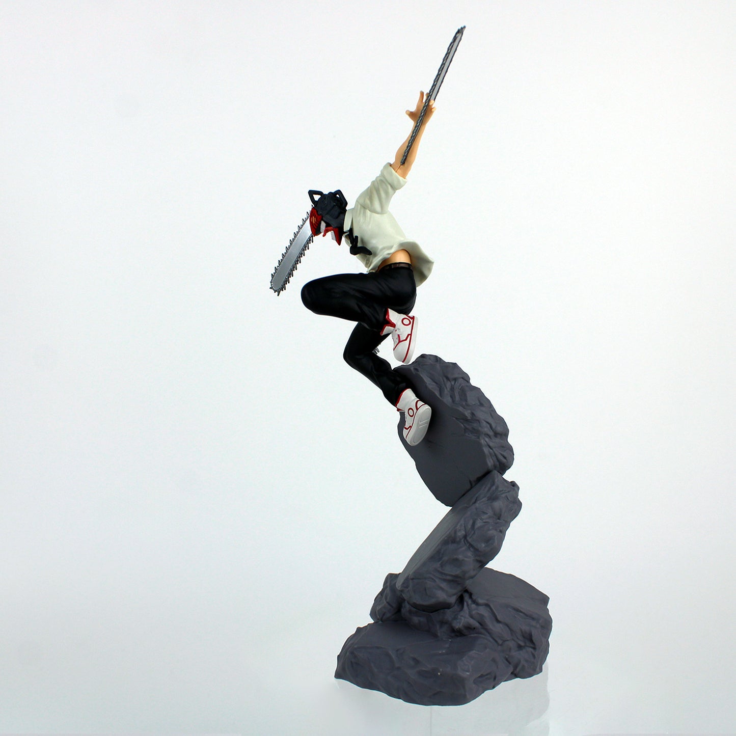 Chainsaw Man Combination Battle Statue