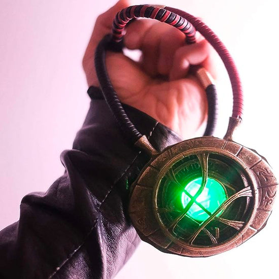 Eye of Agamotto (Doctor Strange) Marvel Collector's Edition Light-Up Prop Replica Amulet