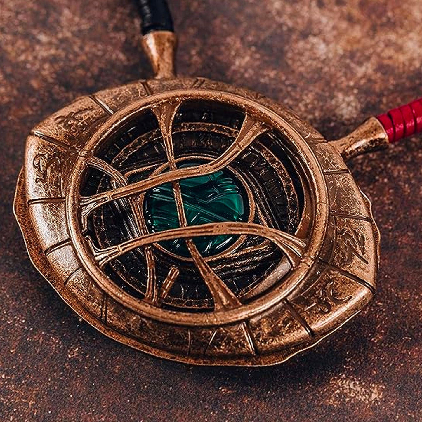 Eye of Agamotto (Doctor Strange) Marvel Light-Up Prop Replica Amulet ...