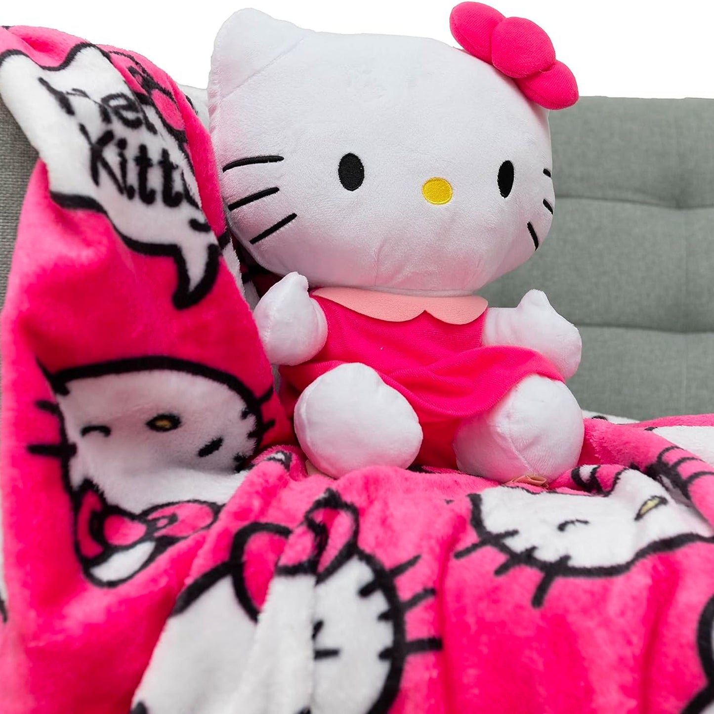 Hello Kitty "Pink Pride"(Sanrio) Plush and Throw Blanket