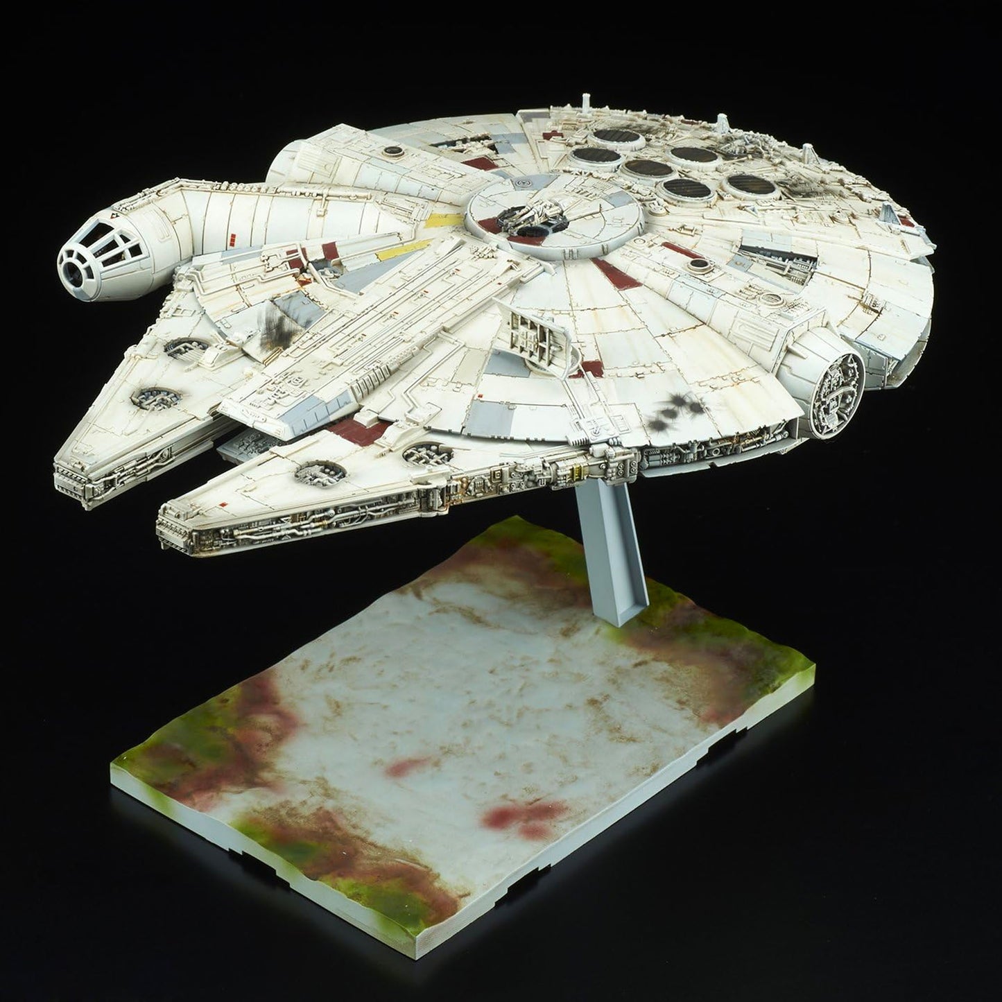 Millenium Falcon (Star Wars: The Last Jedi ) 1:144 Scale Model Kit
