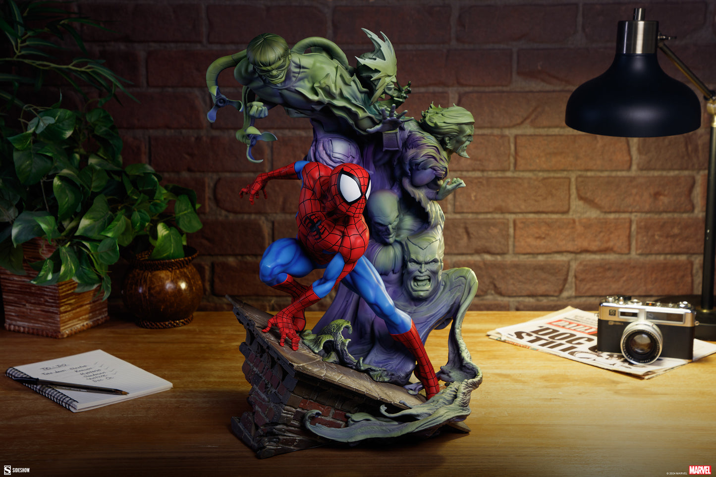 Marvel Spider-Man Premium Format™ Statue by Sideshow Collectibles