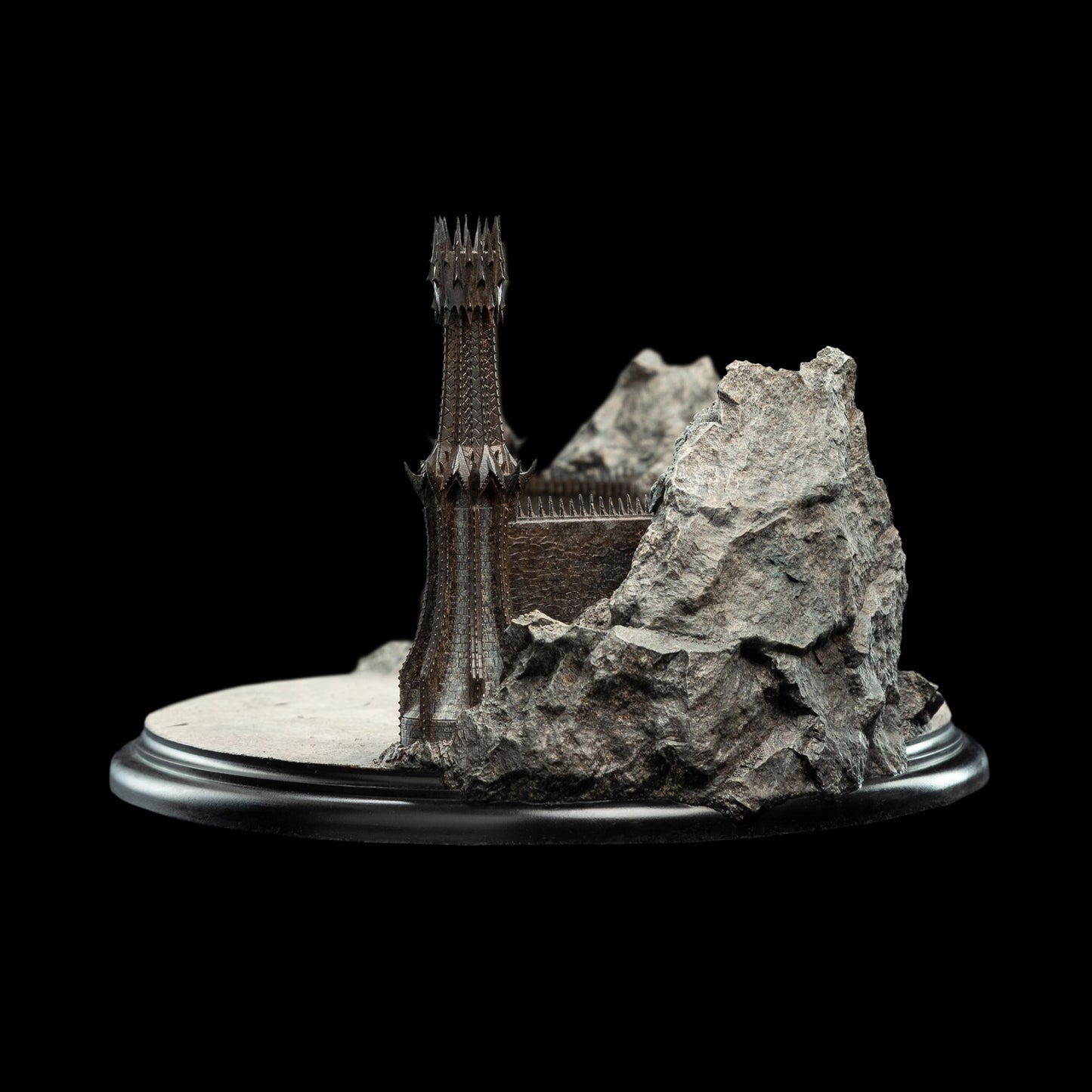The Black Gates of Mordor Deluxe Environment Statue by Weta Workshop