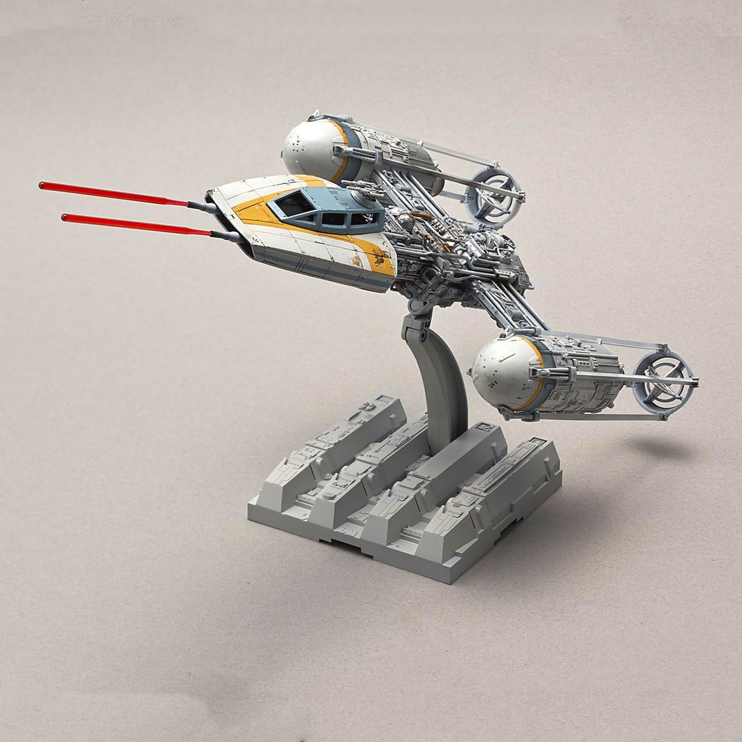 Load image into Gallery viewer, Y-Wing Starfighter (Star Wars: A New Hope) 1:72 Scale Model Kit
