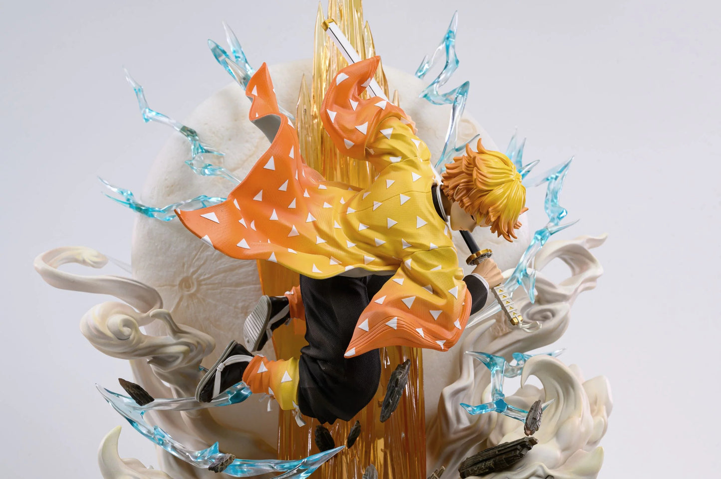 Load image into Gallery viewer, Zenitsu Agatsuma (Demon Slayer) GEE Light-Up 1:5 Scale Statue
