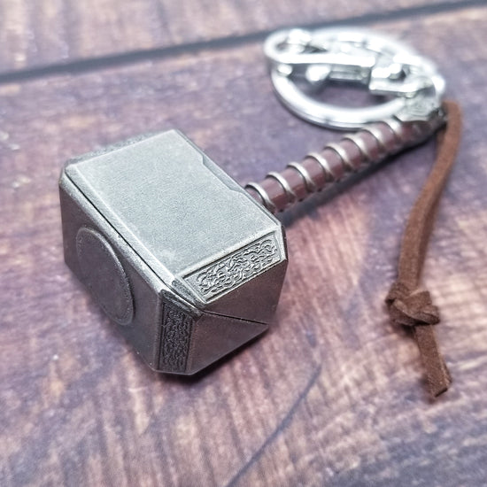 Load image into Gallery viewer, Thor&amp;#39;s Hammer Marvel Mjolnir &amp;#39;Worthy&amp;#39; Replica Metal Keychain
