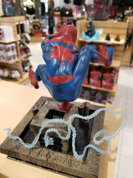Load image into Gallery viewer, Spider-Man Gallery Statue (90&amp;#39;s Version)
