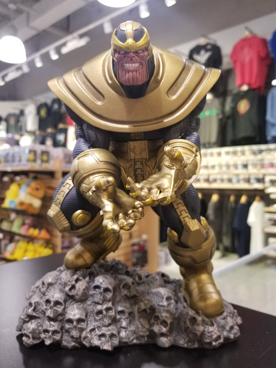 Load image into Gallery viewer, Thanos (Comic Ver.) Marvel Gallery Statue
