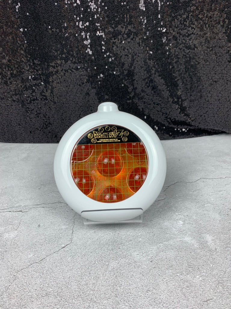 Load image into Gallery viewer, Dragon Ball 1.5&amp;quot; Prop Replica Set with Dragon Radar Tin
