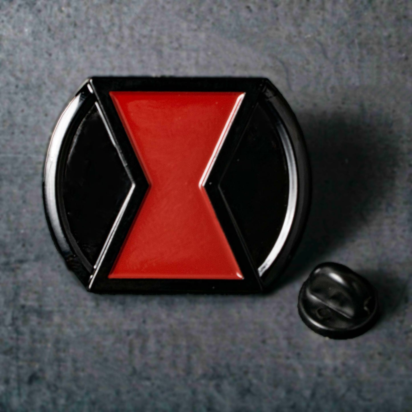 Black Widow Black Widow Movie Symbol with Character Button, Black &  Red, 1 - Kroger