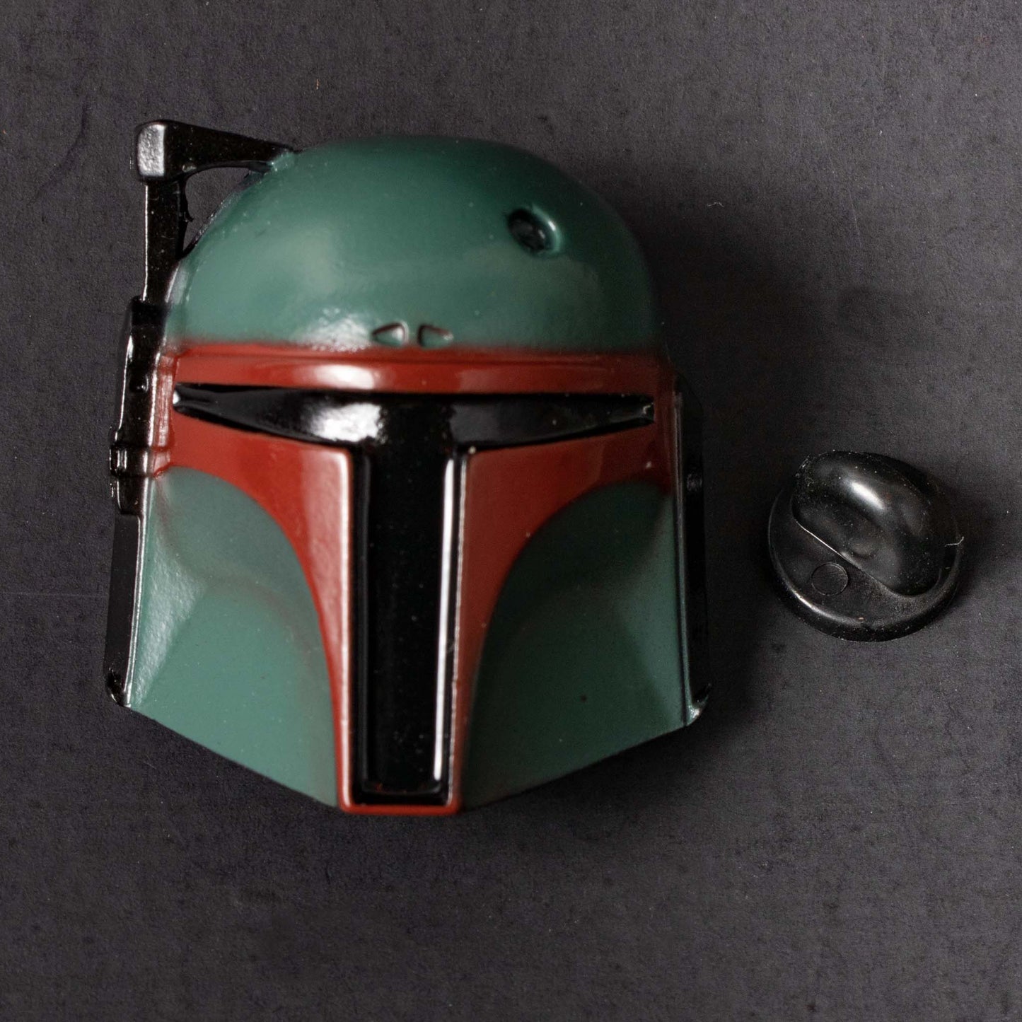 Load image into Gallery viewer, Boba Fett Helmet (The Book of Boba Fett) Star Wars 3D Sculpted Enamel Pin
