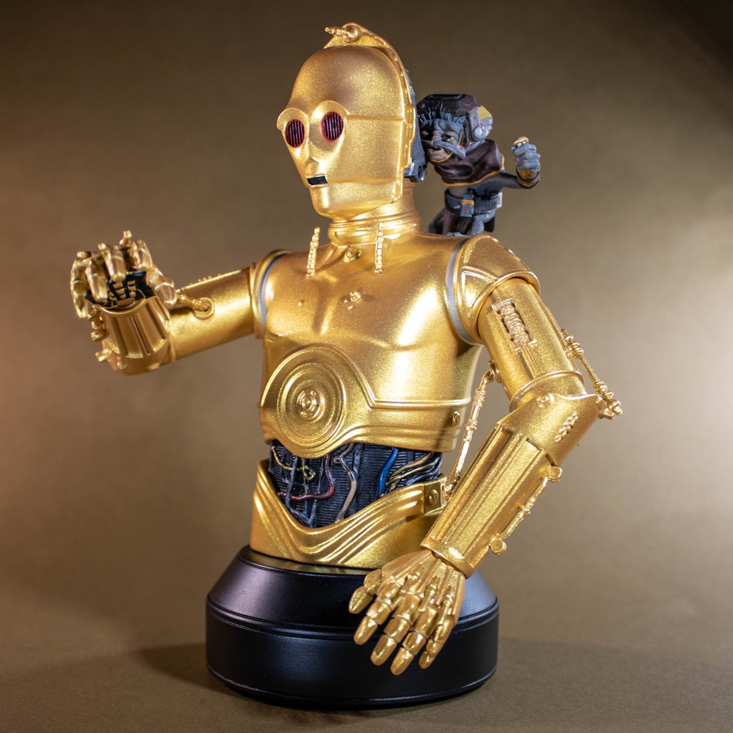 Load image into Gallery viewer, C-3PO &amp;amp; Babu Frik Star Wars Rise of Skywalker 1:6 Scale Resin Mini Bust
