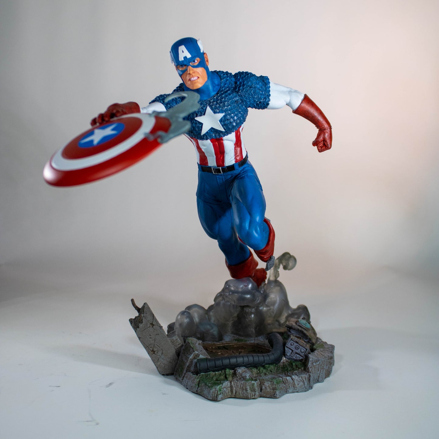 Load image into Gallery viewer, Captain America (VS. Series) Marvel Comic Gallery Statue

