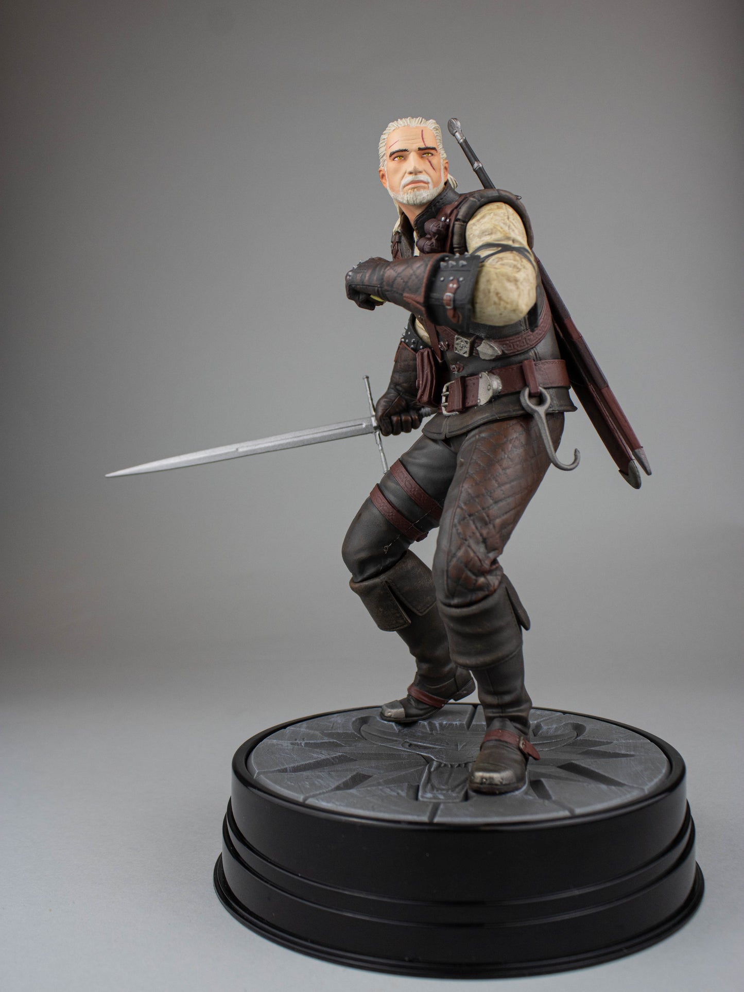 Geralt of Rivia (Manticore Armor) The Witcher: Wild Hunt Statue