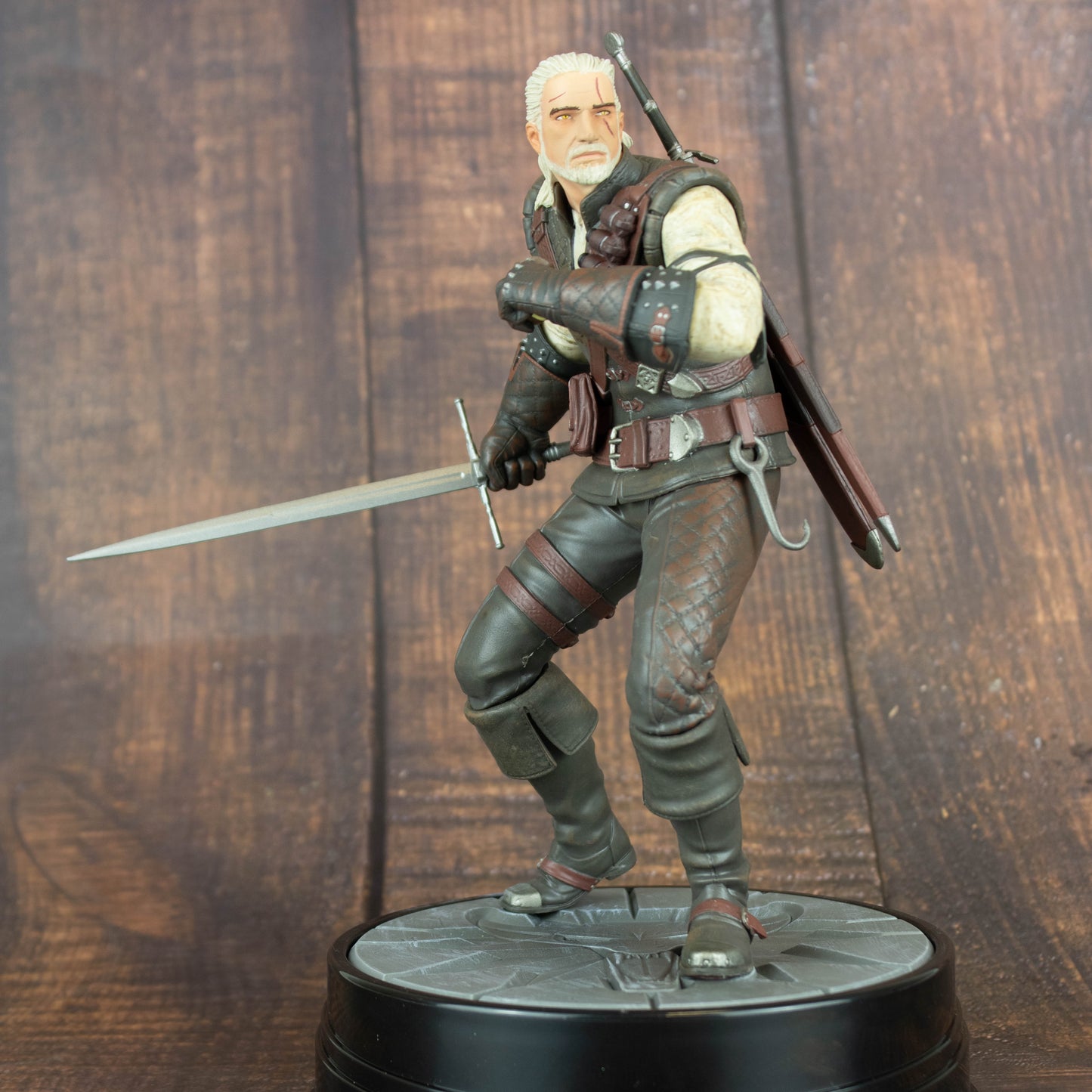 Geralt of Rivia (Manticore Armor) The Witcher: Wild Hunt Statue
