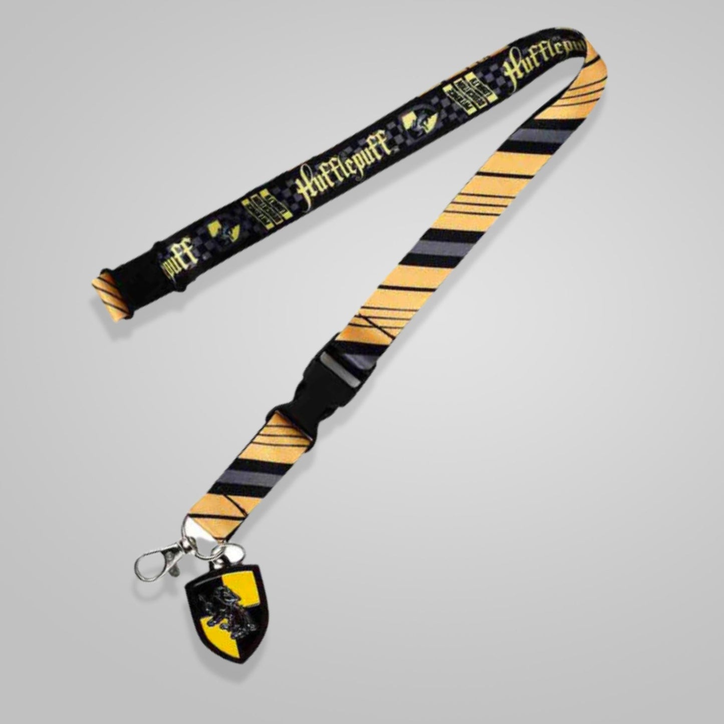  Harry Potter Hogwarts Lanyard with Clear ID Badge Holder,  Rubber Charm, and Collectible Sticker : Office Products