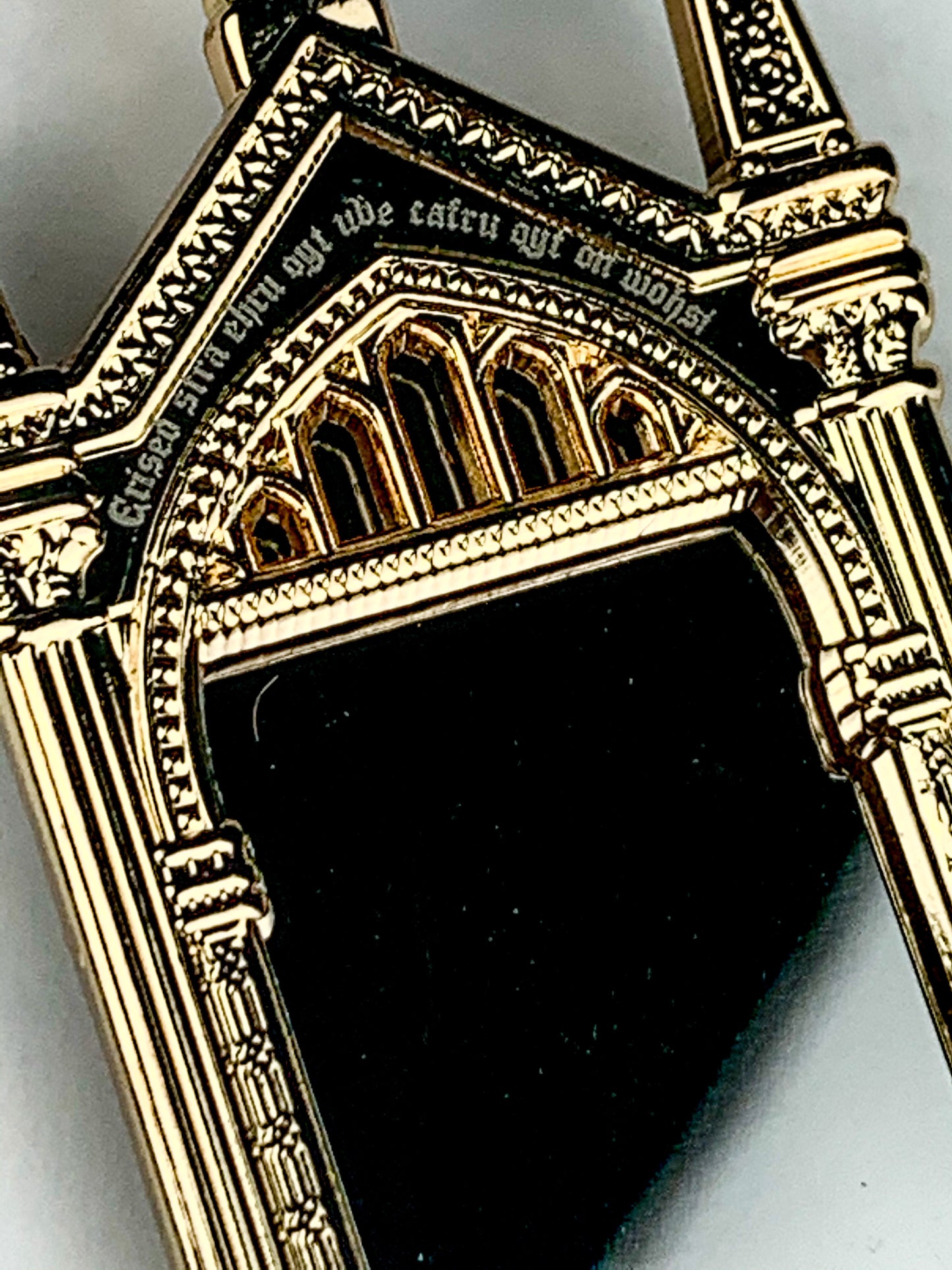 Load image into Gallery viewer, Harry Potter Mirror of Erised Keychain
