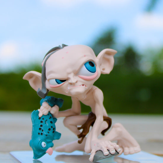 Load image into Gallery viewer, Gollum (Lord of the Rings) Mini Epics Statue by Weta Workshop
