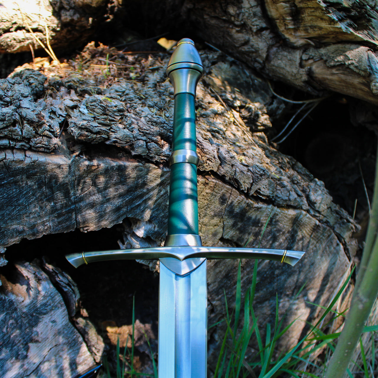 Load image into Gallery viewer, Aragorn Strider Lord of the Rings Sword Metal Replica
