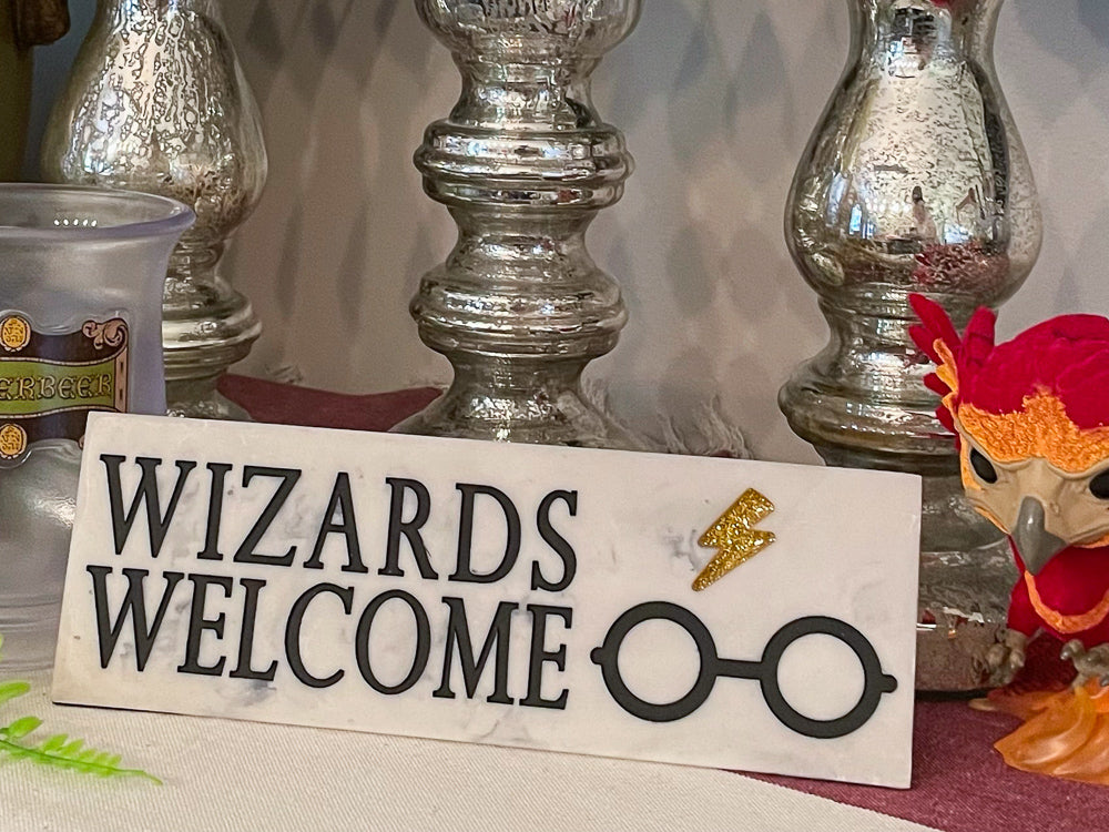Load image into Gallery viewer, Wizards Welcome Harry Potter Resin Desk Sign

