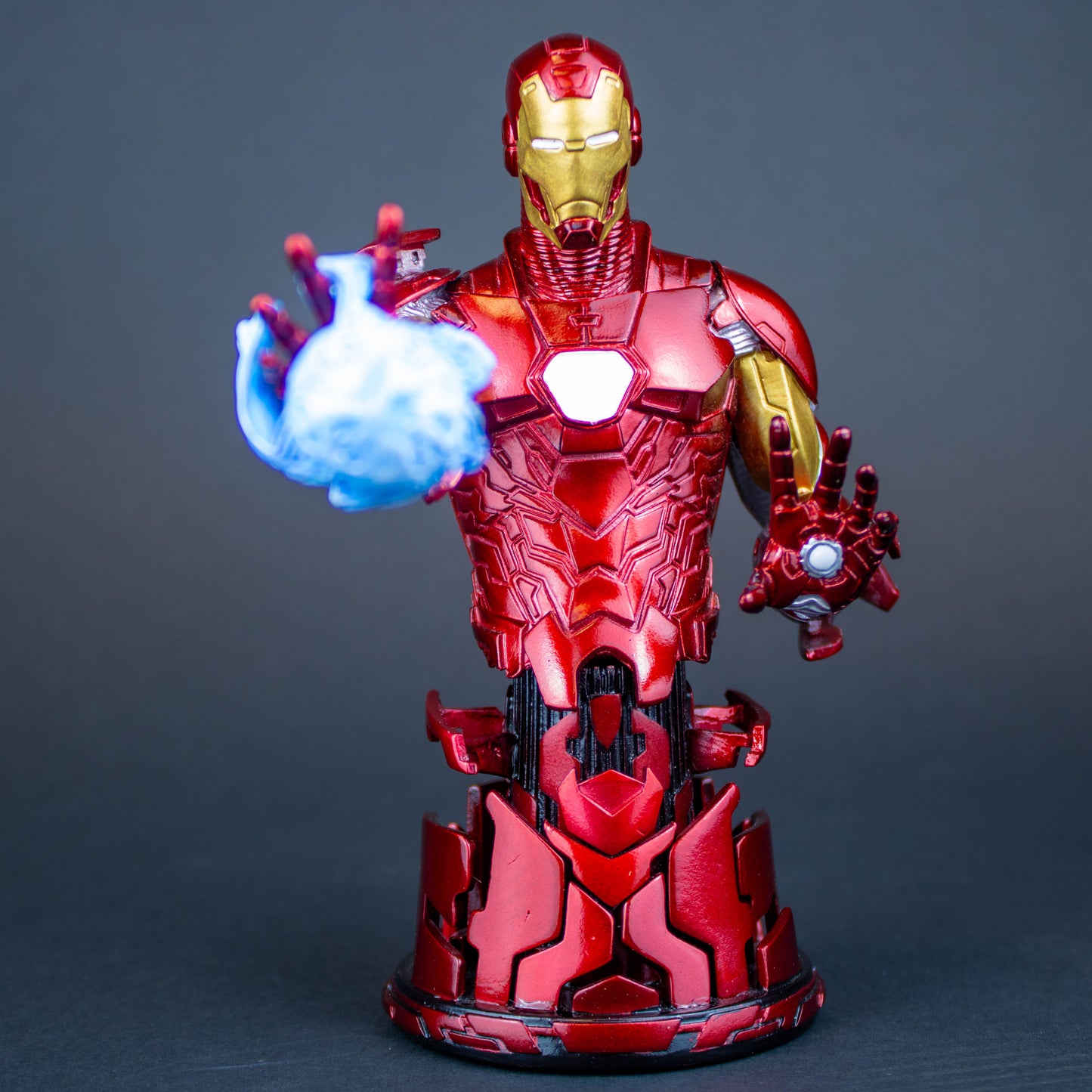 Load image into Gallery viewer, Iron Man Marvel Comics 1:7 Scale Resin Mini Bust
