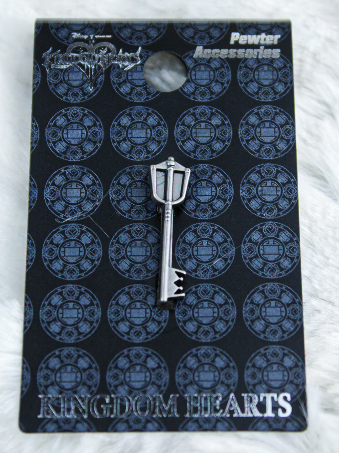 Load image into Gallery viewer, Kingdom Hearts Keyblade Pewter Pin
