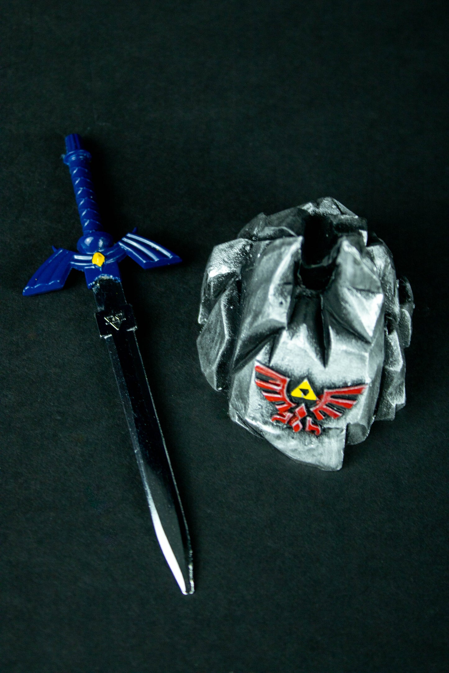 Master Sword in the Stone (Legend of Zelda) Blue Letter Opener Display –  Collector's Outpost