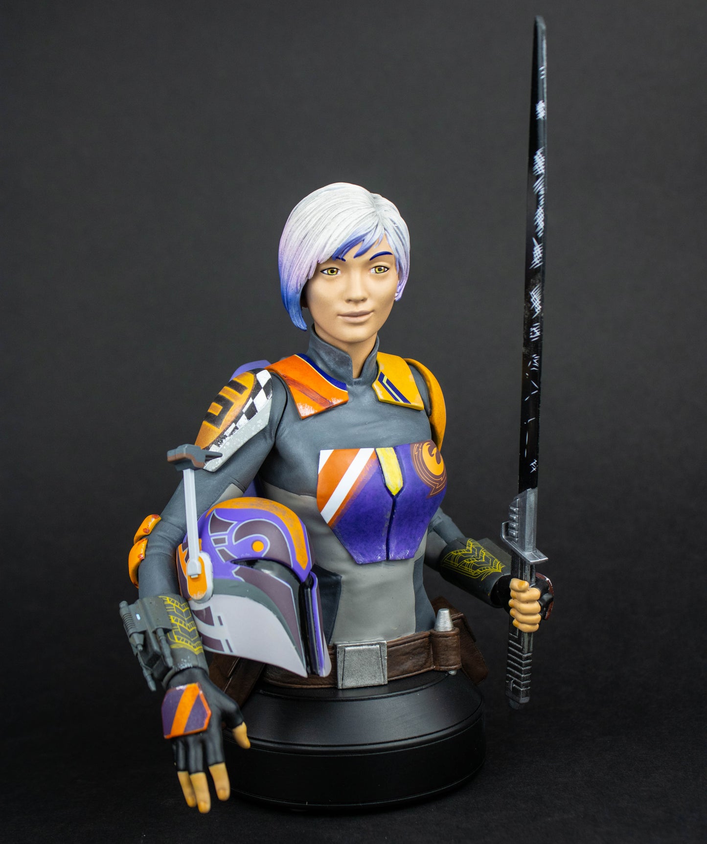 Load image into Gallery viewer, Sabine Wren (Star Wars) 1/6th Scale Bust by Gentle Giant
