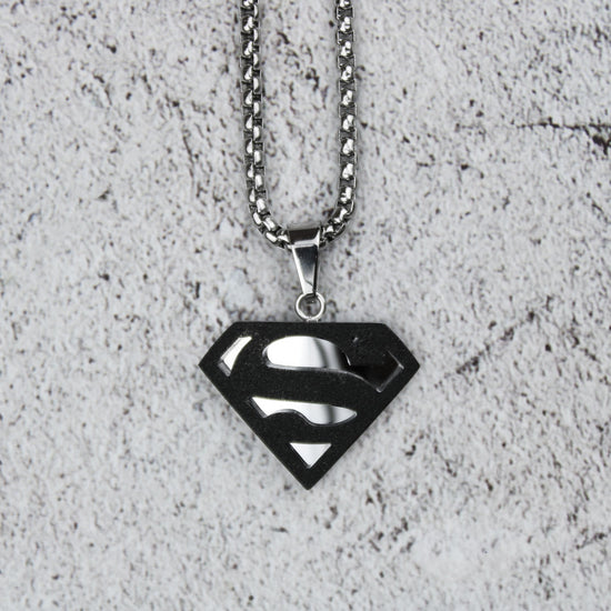 Load image into Gallery viewer, Superman (DC Comics) Black Mirrored Steel Unisex Pendant
