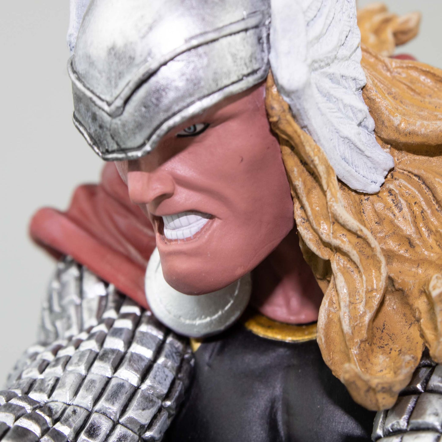 Load image into Gallery viewer, Thor (Comic Ver.) Marvel Gallery Statue
