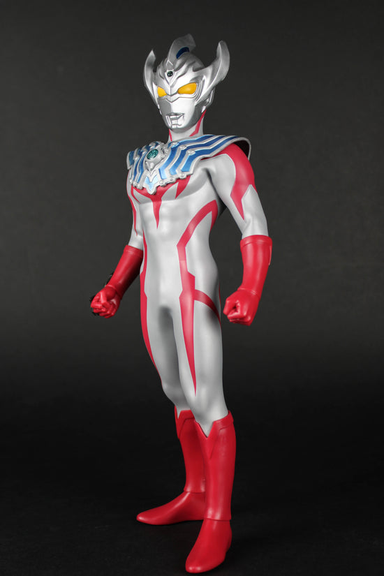 Ultraman Taiga Ichiban Statue