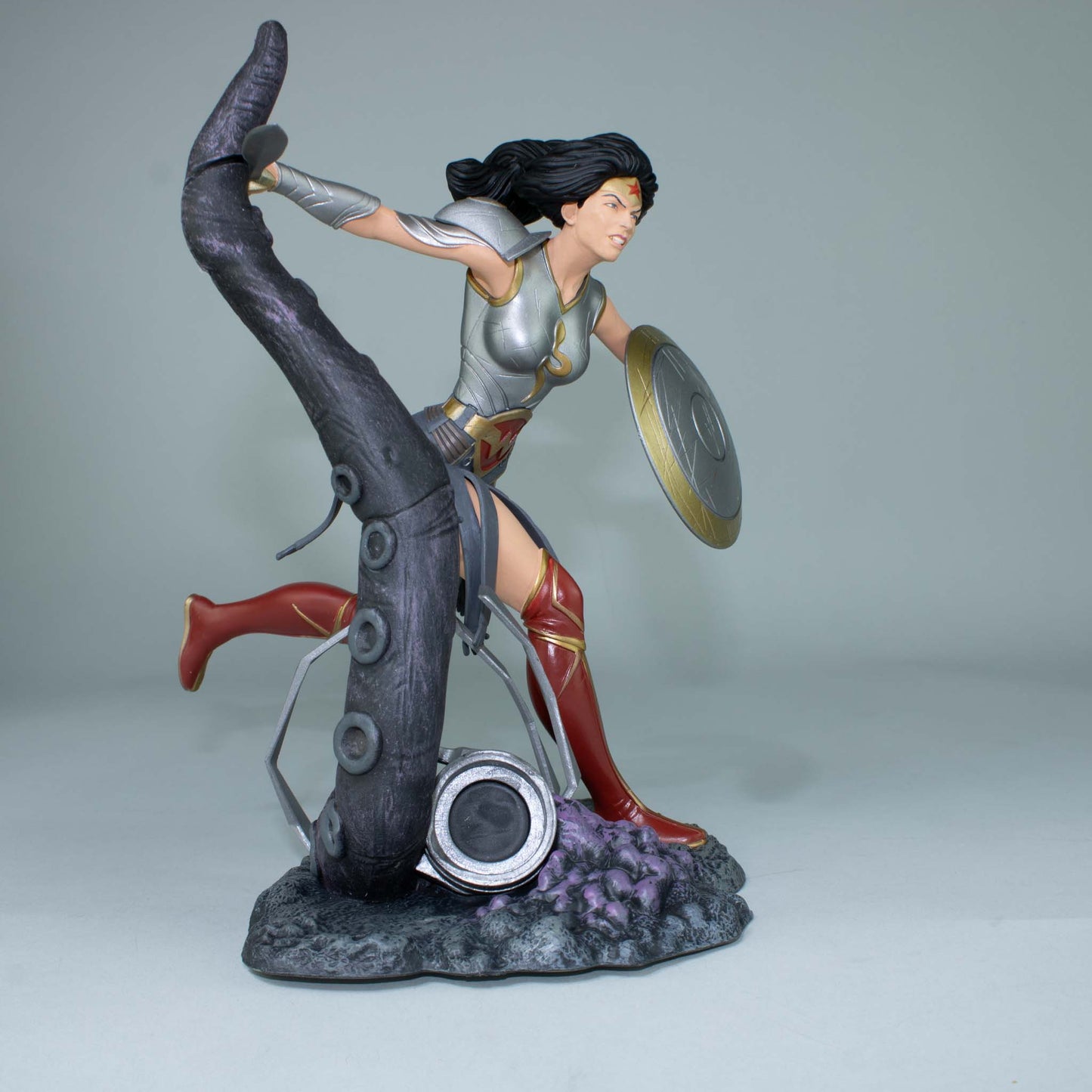 Load image into Gallery viewer, Wonder Woman: Dark Nights Metal (DC) Gallery Statue
