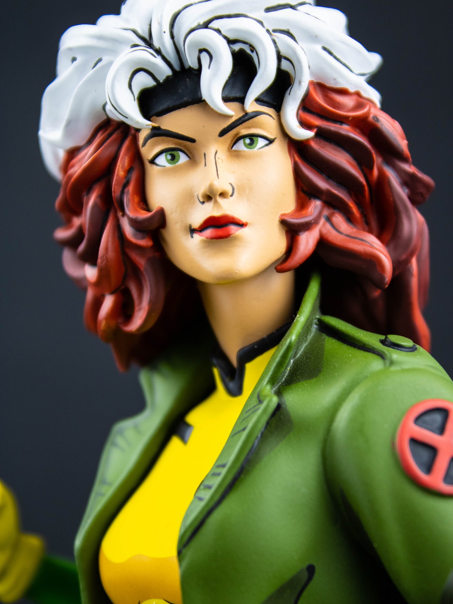 Load image into Gallery viewer, X-Men Rogue Marvel Comics 1:7 Scale Resin Mini Bust
