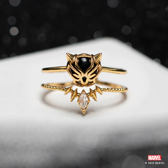Royal Ring worn by Black Panther / T'Challa (Chadwick Boseman) as seen in  Black Panther | Spotern