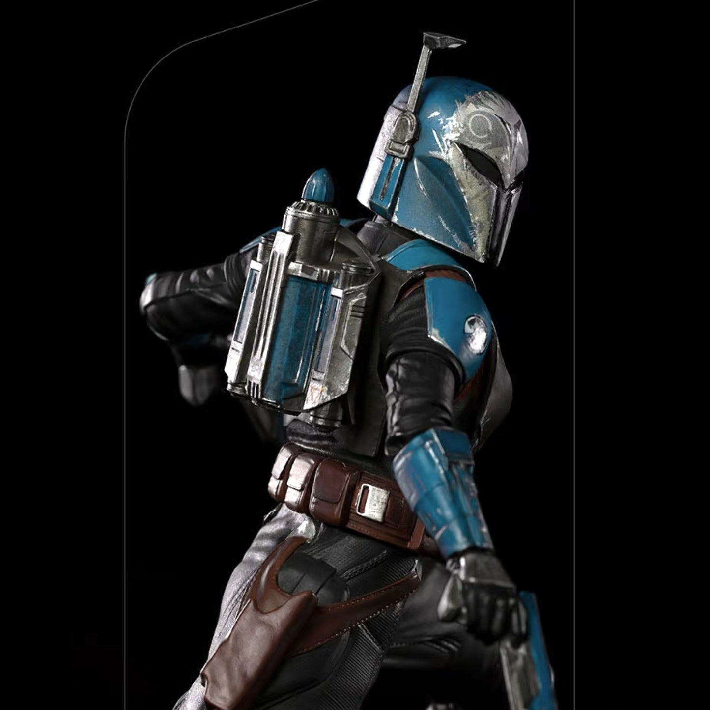 Load image into Gallery viewer, Bo-Katan (Star Wars: The Mandalorian) 1:10 Scale Statue by Iron Studios
