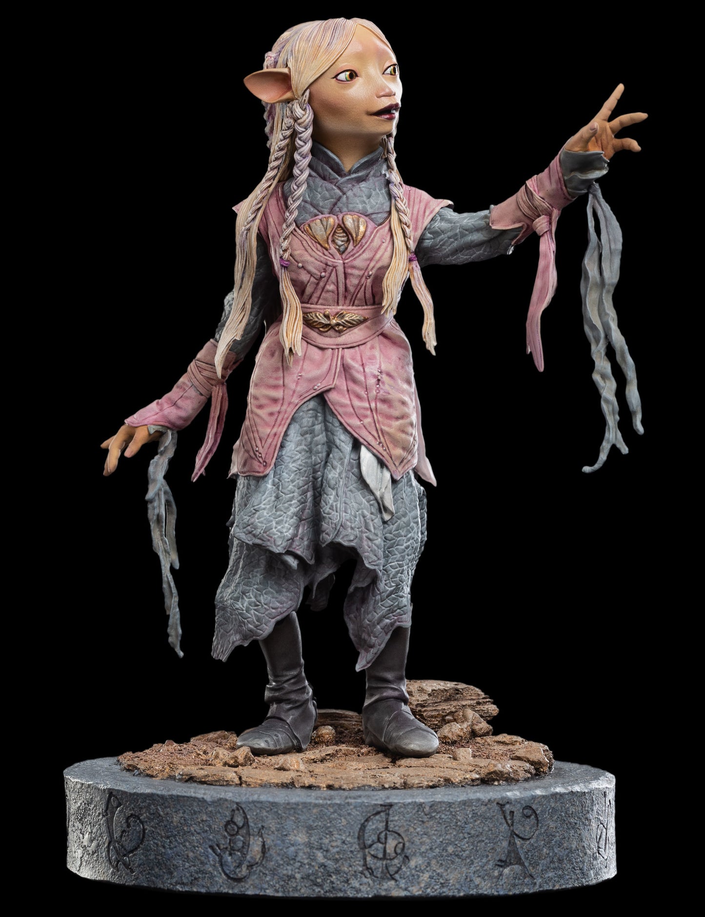 Load image into Gallery viewer, Brea The Gelfling (The Dark Crystal: Age of Resistance) 1:6 Scale Statue
