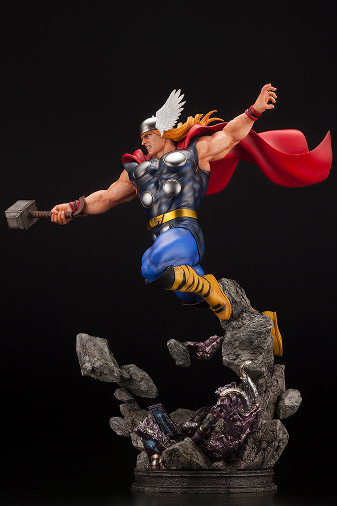 Load image into Gallery viewer, Thor (Fine Art Renewal Series) Marvel Comic Resin Statue Left Side
