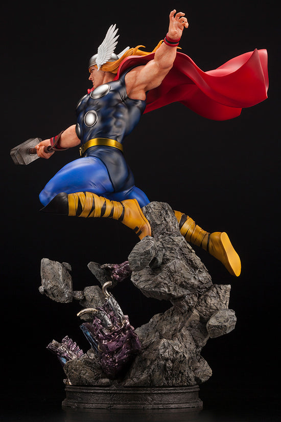 Load image into Gallery viewer, Thor (Fine Art Renewal Series) Marvel Comic Resin Statue 3/4
