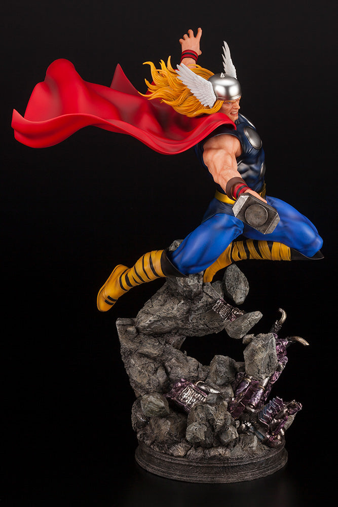 Load image into Gallery viewer, Thor (Fine Art Renewal Series) Marvel Comic Resin Statue Right Side
