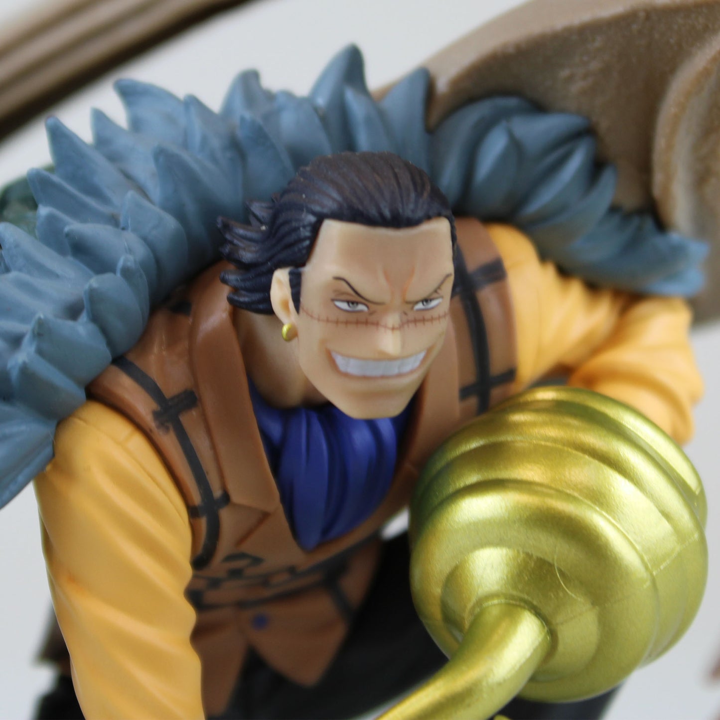 Load image into Gallery viewer, Crocodile (One Piece) &amp;quot;Duel Memories&amp;quot; Statue
