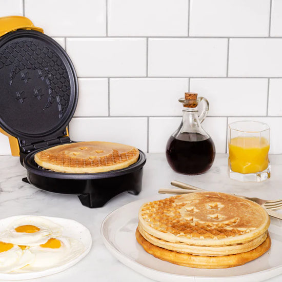 Four Star Dragon Ball Specialty Waffle Maker