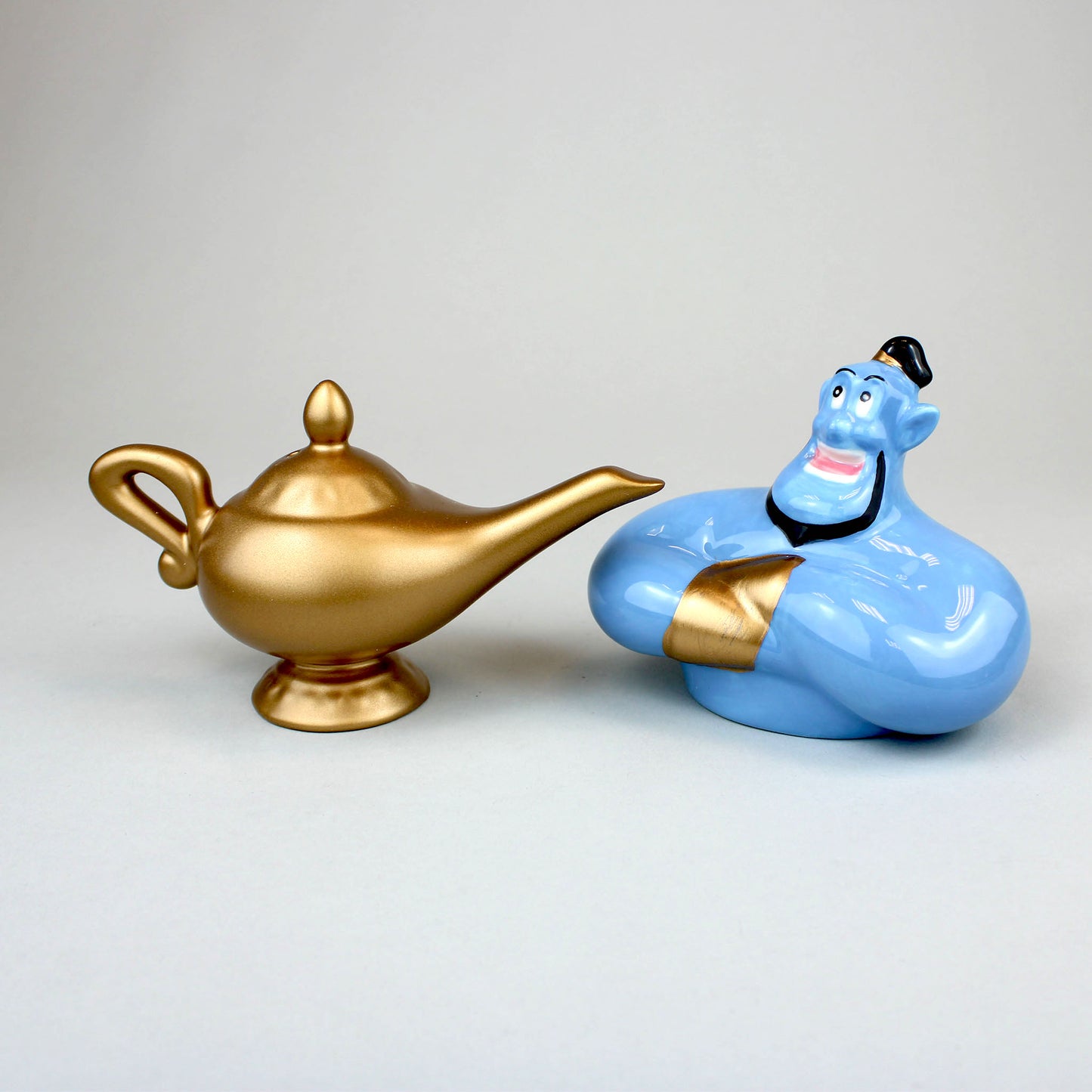 Genie and Lamp (Aladdin) Disney Ceramic Salt & Pepper Shaker Set