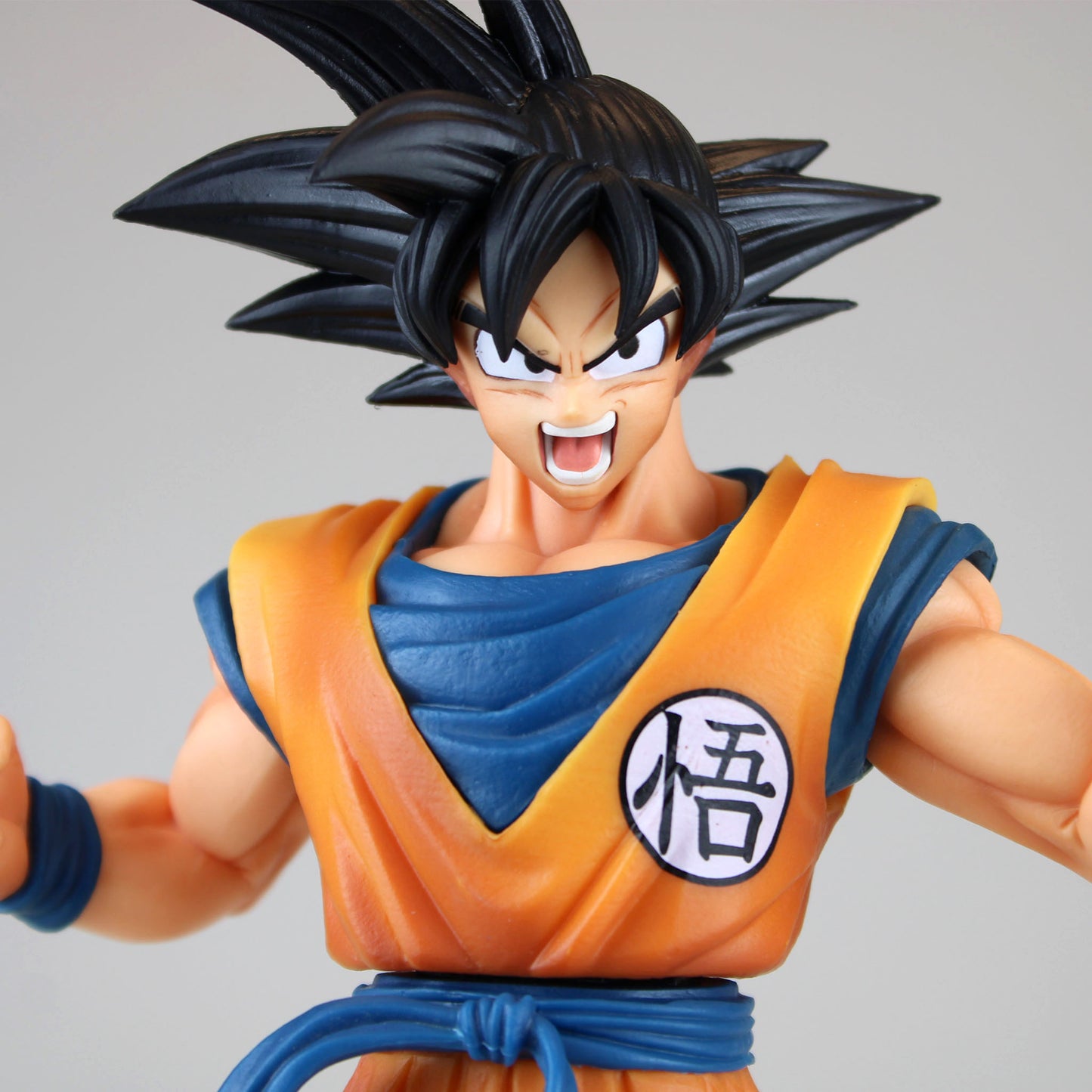 Bandai Dragon Ball Z Super Saiyan Son Goku Ichibansho 9.8-in Statue |  GameStop