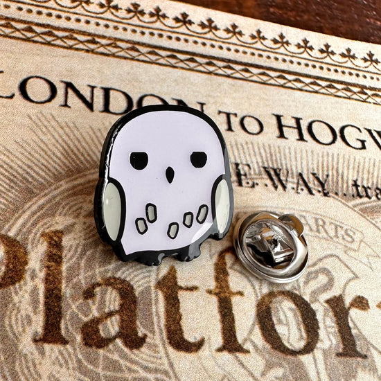 Hedwig Harry Potter  Chibi Enamel Pin