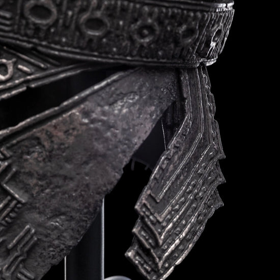Load image into Gallery viewer, Helm of the Ringwraith of Harad (The Lord of the Rings) 1:4 Scale Replica with Stand
