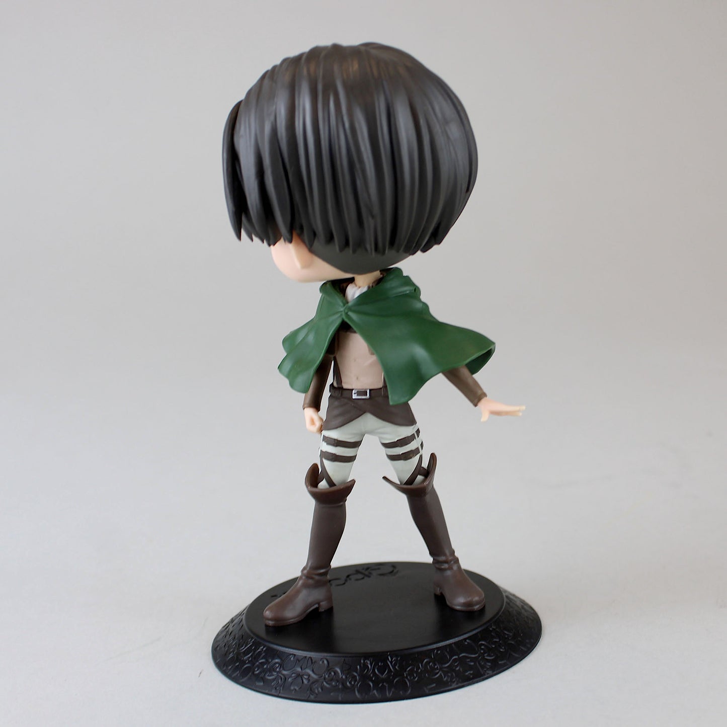 Levi Ackerman (Attack on Titan) Ver. B Q-Posket Statue – Collector's Outpost