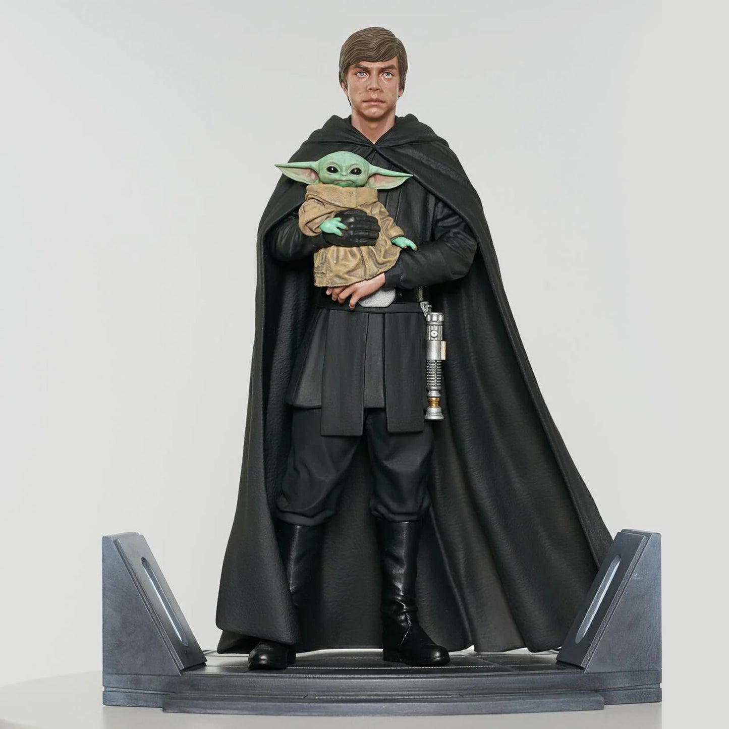 Luke Skywalker & Grogu (Star Wars: The Mandalorian) 1:7 Scale Premier Collection Statue